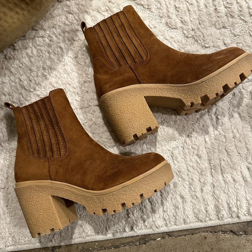 Steve Madden Suede Booties